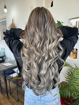 ソンリエ(SONRiE) 外国人風ブロンドバレイヤージュ