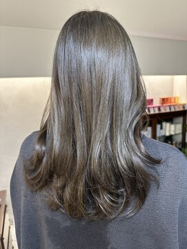 インビテーション(invitation) オリーブベージュ・オリーブブラウン・艶カラー・セミロング