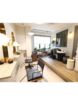 大人女性ならではのお悩みも年齢に合わせた提案で解決◎洗練された上品なスタイルをご提案します！