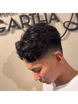 アガルタ(AGARTHA) フェザーショート［フェードあり］