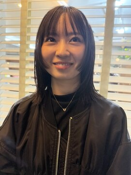 黒髪/ストレート/縮毛矯正/ミディアムレイヤー/前髪カット