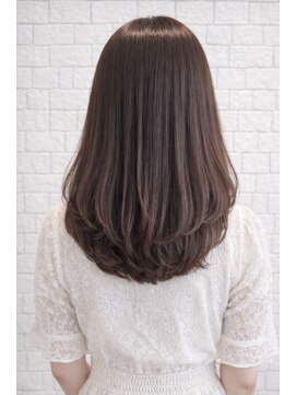 アンディー(&dy) ナチュラルベージュ×ロングレイヤー髪質改善トリートメント