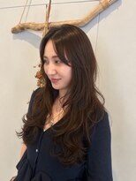 ニナル(Ninal)&nbsp;ラフな動きで魅せる、海外風ロングレイヤー