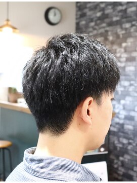 ウィスカーヘアー(whisker hair) ツーブロックマッシュ