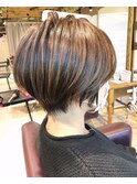 横顔美人ショート