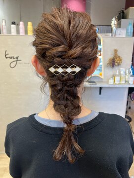 コージー(Kozy) ☆結婚式お呼ばれヘアアレンジ/ゆるふわ編みおろし☆