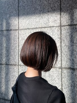 タカアーティス(TAKA art.is) 切りっぱなしボブ　ツヤツヤボブスタイル