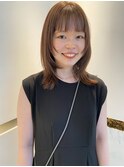 ミディアムくびレイヤー 外ハネボブ ベージュカラー