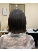 20代から50代まで幅広い外はねスタイル