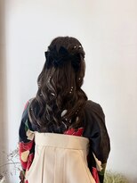 フェスト ヘア メイクアップ(Fest hair makeup) ハーフアップアレンジ/卒業式・袴ヘア×ゆる巻きパール