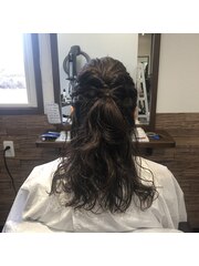 パーマでヘアアレンジも楽ちんに！！