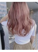 ピンクベージュ