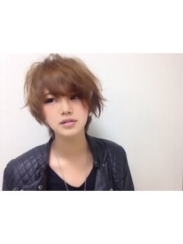 【顔周りで叶える"小顔ヘア"】繊細なデザインで女性の魅力を引き出す似合わせ技術!小顔見せ効果も抜群◎