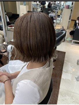 シャンプーボーイエイムス(SHAMPOO BOY aims) 切りっぱなしボブ