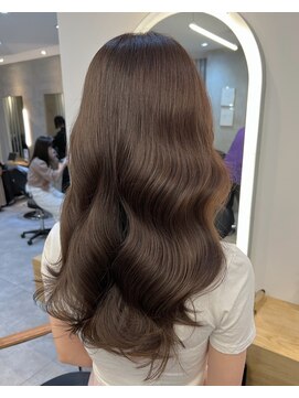 ジーナ セントラル銀座(Zina) ツヤ髪＊巻き髪＊プラチナベージュ【ZinaCENTRAL】