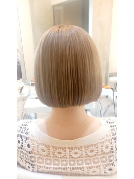 アナ ラーナ(Anna Lanna) ボブ×シルバーミルクティー