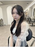 博多/韓国ヘア/センター分け/暗めカラー/ロング/前髪顔周り