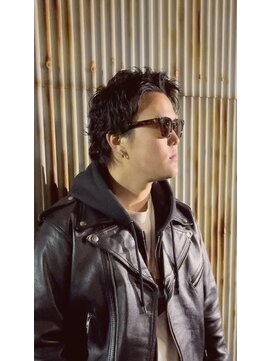 アオ(Ao) 人とは違うスパイキーショート