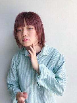 クイ(quii) 20代・30代・軽めレイヤーボブ/顔まわりレイヤー/ボルドーカラー