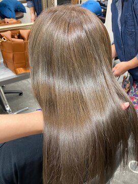 カルフール 草加本店(Carrefour) オリーブベージュ・暗めカラー・ブラウン・艶・韓国風・髪質改善