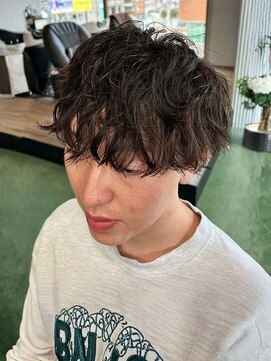 マップメンズデザイン(map men's design) 波巻きパーマ ブラウンカラー 20代 10代 メンズパーマ  カット
