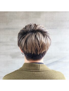 アッシュタカサキ(ash takasaki) 韓流ナチュラルショートソフト刈り上げ×ハイカラー