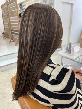 レオ 幸手(Leo) 20代30代40代髪質改善カラーアッシュベージュ艶感ストレート