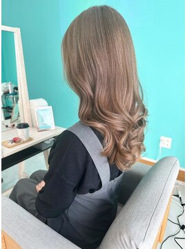 ユーフォリア(Euphoria.) 明るめベージュが可愛いロングスタイル