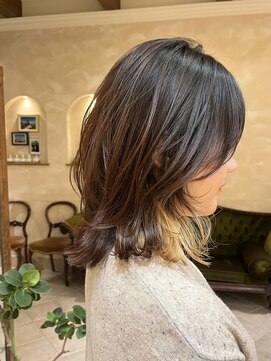 ビュートリアム265(BEAUTRIUM 265) 顔まわりウルフ ミディアムレイヤー ソフトウルフ 切りっぱなし