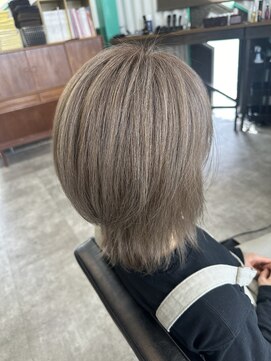 ブッディ(BDY) グレーカラー