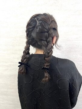 クラビス(CLAVIS) 編み込みツインテール