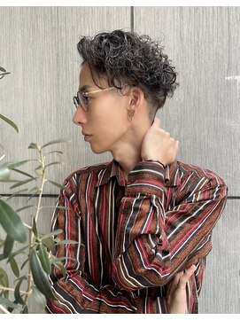 ディオ アンド ルーチェ(Dio&Luce) スパイラルパーマ/バーバースタイル/アップバング/ビジカジ