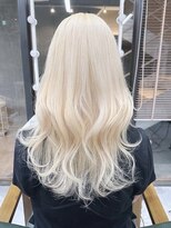 デイズ(days)&nbsp;超ハイトーンカラー　抜きっぱなしブリーチブロンドヘア