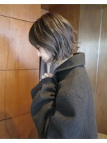 ヨロヘアー(YOLO hair) ボブ/外ハネ/グレージュ