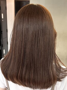 サンクドゥサエラの写真/【いつも暗くなる方】お任せください◎明るめの白髪染めや脱白髪染めで透明感のあるカラーにします!