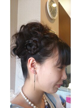 美容室にいやま キュートなおよばれ用アップ