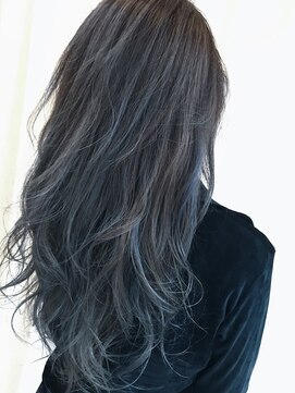 エール(a:le) 暗髪 ネイビーブルーバレイヤージュ