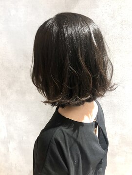 アイディール(:ideal) 20代30代40代☆くせ毛を活かした外ハネミディ♪