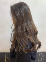 オーストヘアジジ(Aust hair Gigi)&nbsp;やわらかウェーブロング×スモーキートパーズ