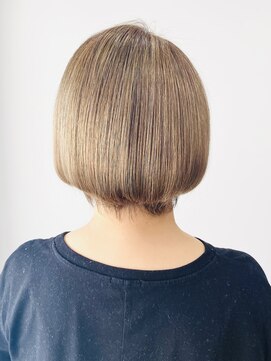 38 ミヤ(MIYA) メッシュを繰り返した乾燥毛も艶髪に♪ダメージ知らずのお洒落髪