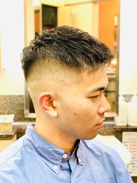 銀座マツナガ 浅草店 20代30代ベリーショート無造作パーマフェード刈り上げブラック