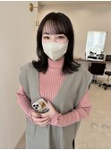 日常に溶け込むミディアムレイヤースタイル