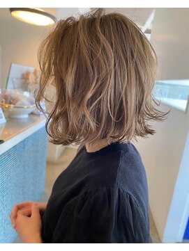 ミノワ(Minowa) 切りっぱなしレイヤーゆるふわスタイル