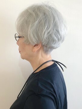 リコ(LIKO) 大人グレイショートスタイル☆大人ヘア/似合わせカット/白髪染め