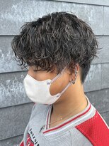 ヒュイル バイ ニアウ(Hwyl by Niau) メンズマッシュパーマ波巻きスパイラルパーマニュアンスパーマ