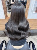 暗髪　グレージュ　艶巻き