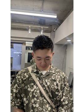 クロムトウキョウ ザ バーバー ネオン 新宿店(CHROM TOKYO the Barber ne/on) 束感ショート