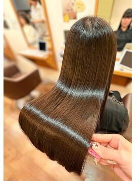 フリージア(freesia) ツヤ髪/ヘッドスパ/髪質改善トリートメント