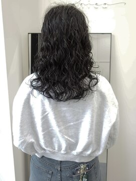 チーカ(chica) セミロングのハードパーマ