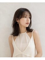 ミロア 薬院(miroa)&nbsp;アッシュ 透明感カラー 20代 顔周りレイヤー 外ハネ